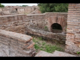 08094 ostia - regio v - insula ii - terme del filosofo (v,ii,6-7) - raum (11) - caldarium - bli ri sueden.jpg